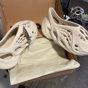 Adida Foam runners  Sand